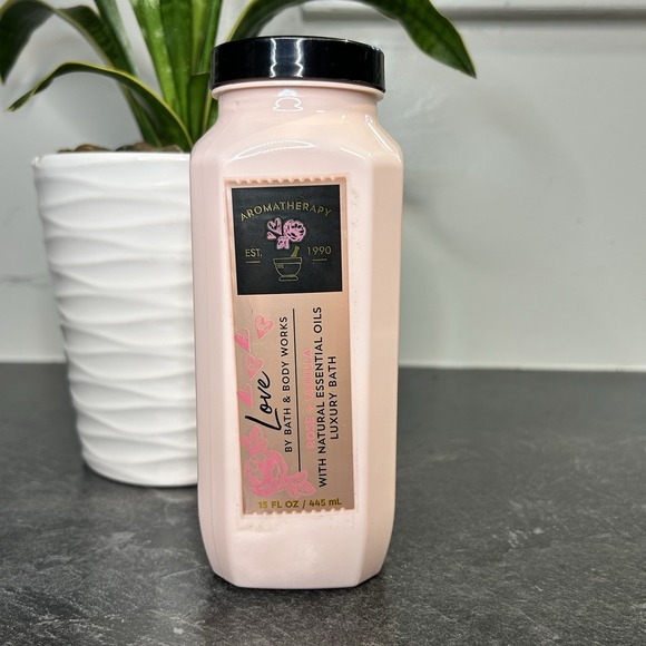 NEW Bath & Body Works Aromatherapy Love Rose + Vanilla Luxury Bath 15 Fl Oz - Picture 1 of 4